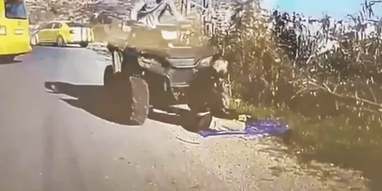 دهس مصلٍ وإطلاق نار يشعلان غضبا بالضفة الغربية