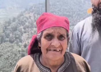 أم مسنة تتوق بشدة للقاء ابنها في سجن جامو