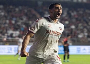 الأهلي يتحرك للتعاقد مع الكولومبي الفلسطيني بابلو الصباغ من الدوري الكوري