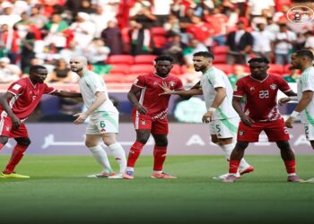 السودان يفرض التعادل السلبي على الجزائر في افتتاح مشوار الفريقين بكأس العرب