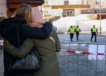 باب مغلق حوّل الاحتفال إلى محرقة.. ماذا جرى في حريق كران-مونتانا الذي أودى بحياة 40 شخصًا في سويسرا؟