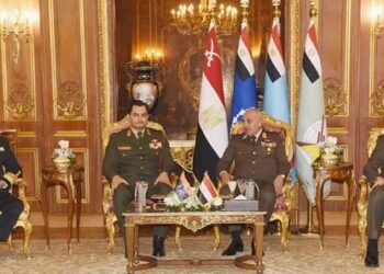 وزير الدفاع المصري يبحث مع صدام حفتر تعزيز التعاون العسكري وتطورات الأمن الإقليمي
