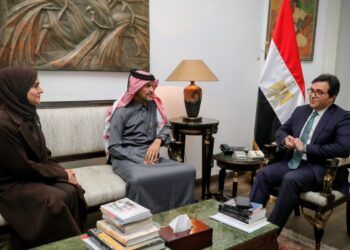 وزير الثقافة يلتقي سفير قطر بالقاهرة لتعزيز التعاون الثقافي وبحث استعدادات العام الثقافي المصري القطري