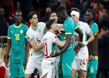 كاف يدين سلوك بعض اللاعبين والمسؤولين في نهائي أمم إفريقيا بين المغرب والسنغال