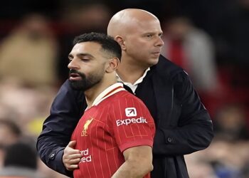 أرني سلوت يترقب عودة محمد صلاح ويؤكد: وجوده إضافة مهمة لليفربول