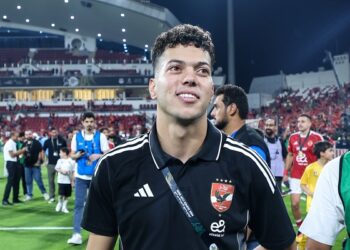 الأهلي يعاقب إمام عاشور بالإيقاف والغرامة بسبب التخلف عن السفر إلى تنزانيا