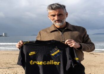 بعد رحيله عن الأهلي.. أيك السويدي يعلن تعيين خوسيه ريفيرو مديرًا فنيًا حتى 2028