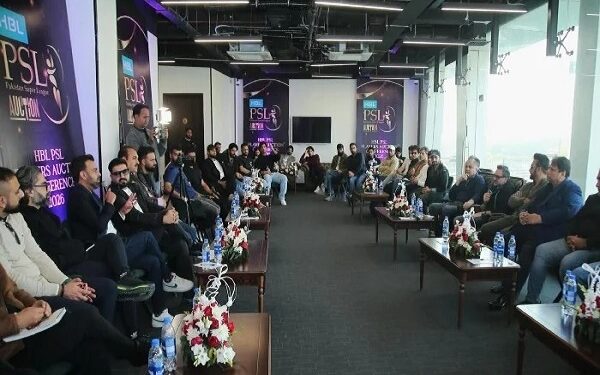منتخب باكستان للكريكيت يؤكد دعمه لمجلس الكريكيت في موقفه بشأن كأس العالم T20 لعام 2026