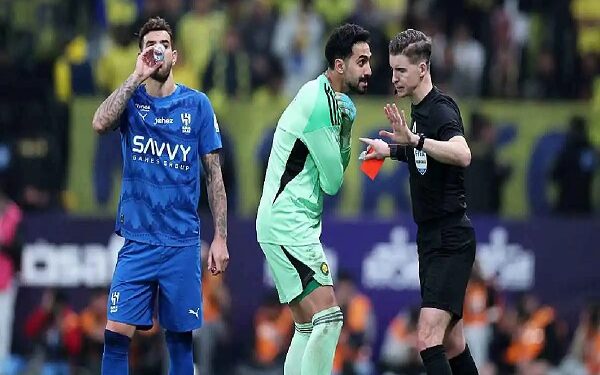 إيقاف نواف العقيدي مباراتين وتغريمه 20 ألف ريال بعد أحداث مباراة النصر والهلال