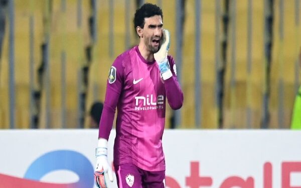 مصدر مقرب من محمد عواد: استبعاده أمام بتروجت يثير إحباطه ويفكر في الرحيل عن الزمالك