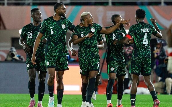 أزمات مالية تهدد منتخب نيجيريا قبل مواجهة الجزائر في ربع نهائي أمم إفريقيا