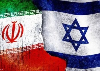 إجلاءات وتحذيرات سفر واسعة مع تصاعد التوتر بين إيران وإسرائيل