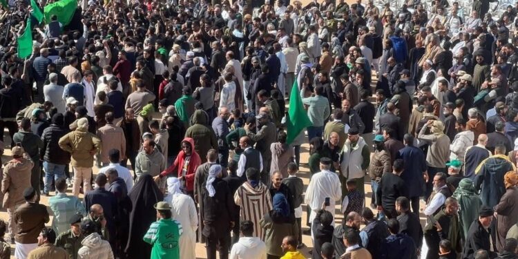 تشييع سيف الإسلام القذافي إلى مثواه الأخير في بني وليد وسط إجراءات أمنية مشددة