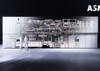 تتربع ASML على عرش قطاع معدات أشباه الموصلات، محتلة المرتبة الأولى من بين 28 شركة