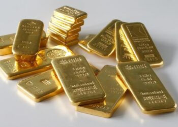 الذهب يتراجع بعد مكاسب قوية ويحافظ على التداول فوق مستوى 5000 دولار للأونصة
