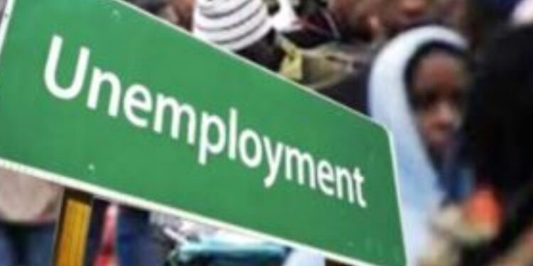 أزمة بطالة خانقة تضرب شباب كشمير المحتلة