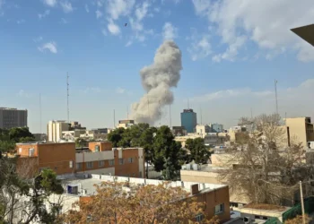 بين التصعيد والتسوية: مستقبل المواجهة بين واشنطن وطهران وتداعياتها الإقليمية