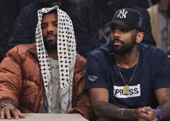 كايري إيرفينغ يوجه رسالة إنسانية في مباراة «كل النجوم» بقميص «PRESS» تضامناً مع صحفيي غزة