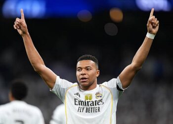 آس: ريال مدريد يخشى تكرار سيناريو كاكا مع مبابي بسبب إصابة الركبة