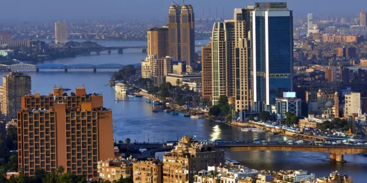 إجراءات استثنائية  مصرية لمواجهة أزمة الطاقة ..  الحكومة تغلق المحال مبكرًا وتدرس العمل عن بعد