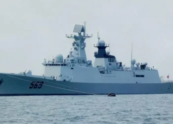 أنباء عن تحرك بحري صيني تجاه مضيق هرمز