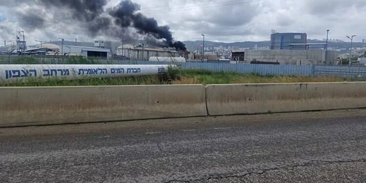 حريق بمصفاة حيفا وإصابات بصفوف الجيش جنوب لبنان
