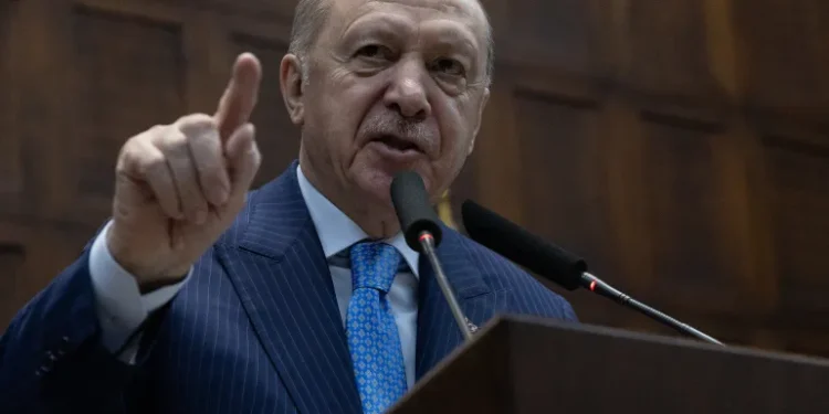 أردوغان يحذر من مكائد تهدد تركيا وتؤجج النزاعات الإقليمية