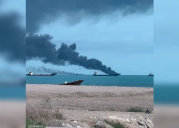الحرب تستعر .. رشقات صاروخية على تل ابيب بعد  استهداف ميناء بندر لنجة و16 سفينة إيرانية 