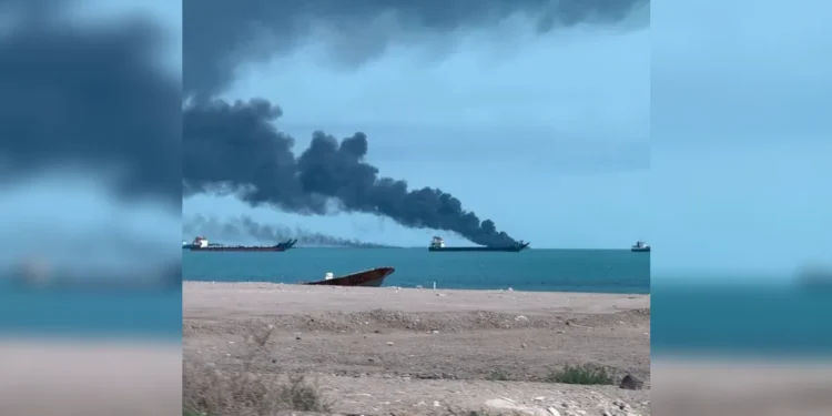 الحرب تستعر .. رشقات صاروخية على تل ابيب بعد استهداف ميناء بندر لنجة و16 سفينة إيرانية