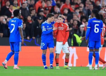 إنفانتينو: يجب طرد أي لاعب يغطي فمه إذا صدرت عنه عبارات عنصرية