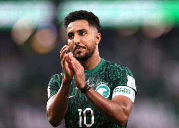 إصابة الركبة تُبعد سالم الدوسري عن معسكر السعودية ووديتي مصر وصربيا