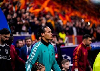 فان دايك: محمد صلاح عنصر مهم في ليفربول.. والتأهل يُحسم بروح الفريق في أنفيلد