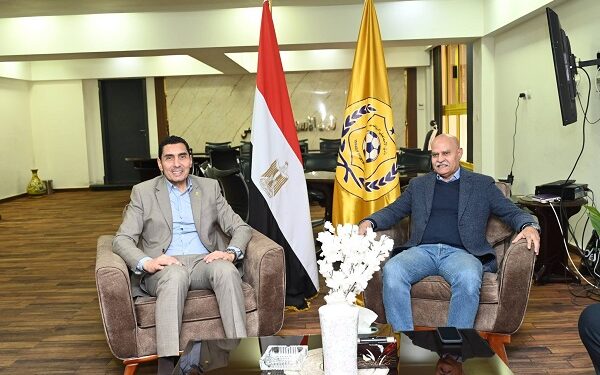 الإسماعيلي يقترب من قرض بـ100 مليون جنيه لسداد الديون وفك القيد