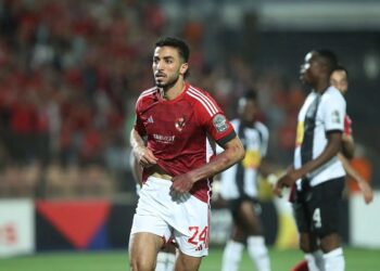الأهلي يتراجع عن استعادة محمد عبد المنعم ويعيد ثلاثي الشباب لتدعيم الصفوف