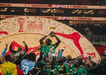 الأمين العام للاتحاد السنغالي يهاجم كاف بعد سحب اللقب: لن نسمح بمغادرة الكأس