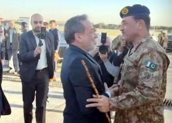 زيارة عسكرية باكستانية رفيعة إلى طهران لتعزيز الوساطة