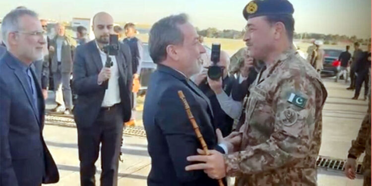 زيارة عسكرية باكستانية رفيعة إلى طهران لتعزيز الوساطة