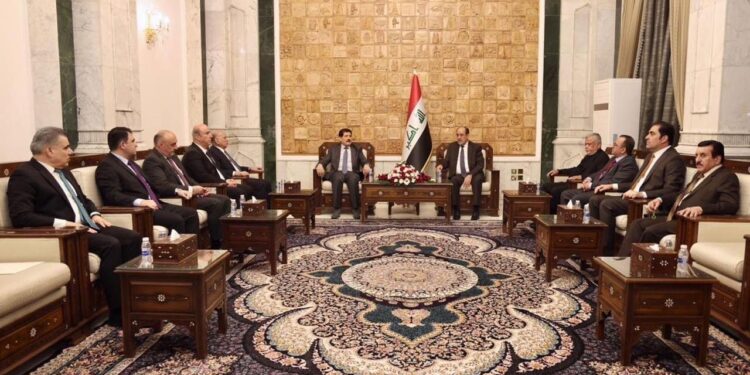 وفد من الديمقراطي الكردستاني في بغداد لمناقشة مواجهة الهجمات على الإقليم وتشكيل الحكومة الاتحادية