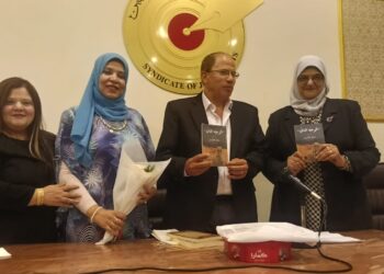 الوجه الثاني في رحاب عميد الأدب العربي طه حسين ب الصحفيين