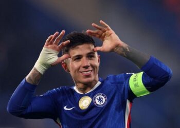 تصريحات عن مدريد تُكلف إنزو فيرنانديز عقوبة داخل تشيلسي