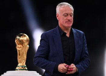 ديشامب ضمن المرشحين لخلافة أربيلوا في ريال مدريد.. وزيدان الأقرب لقيادة فرنسا