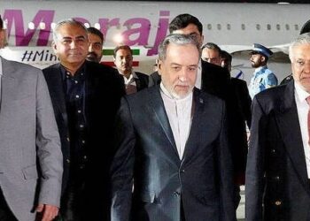 عاد وزير الخارجية الإيراني عباس عراقجي إلى إسلام آباد الليلة وبعدها موسكو، بعد إلغاء ترامب زيارة الوفد الأمريكي لباكستان
