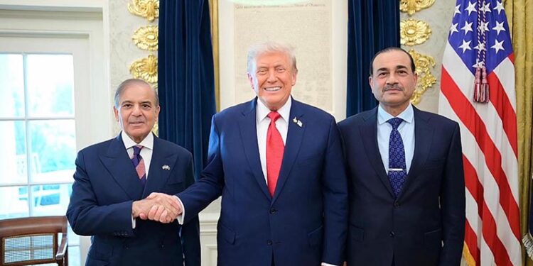 عاصم منير ودونالد وترامب وشهباز شريف