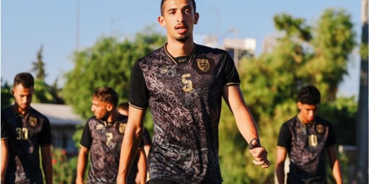 من الدرجة الثانية إلى كأس العالم.. آدم عروس يفرض نفسه في منتخب تونس