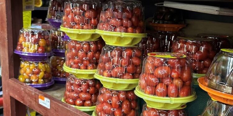 "جنون الطماطم" يضرب أمريكا.. كيف تحولت "الملكة الحمراء" إلى كابوس يطارد ترامب والمستهلكين؟