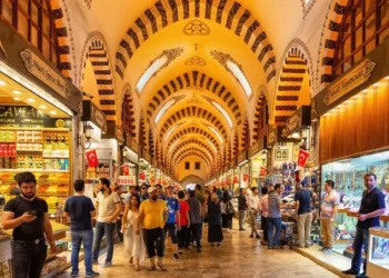 السوق المسقوف، الأشهر فى تركيا- ومغطى شهير سياحيا
