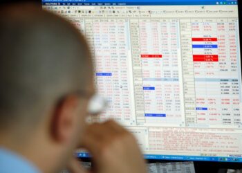 تراجع إيرادات نوفيم 5.6% وسط ضعف الطلب العالمي في قطاع السيارات