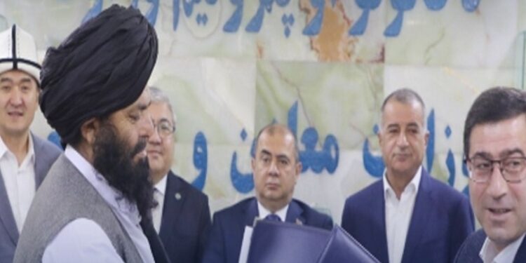 استثمار أذربيجاني بـ20 مليون دولار لاستخراج الذهب في قندوز بأفغانستان