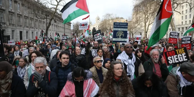 بريطانيا بين الأمن والحريات: مسيرات فلسطين في قلب صراع سياسي