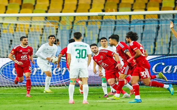 الأهلي يهزم المصري بثنائية.. وبيراميدز يحسم الوصافة خلف الزمالك